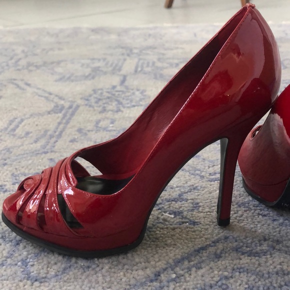 Gianni Bini Red parent heels - Picture 4 of 4